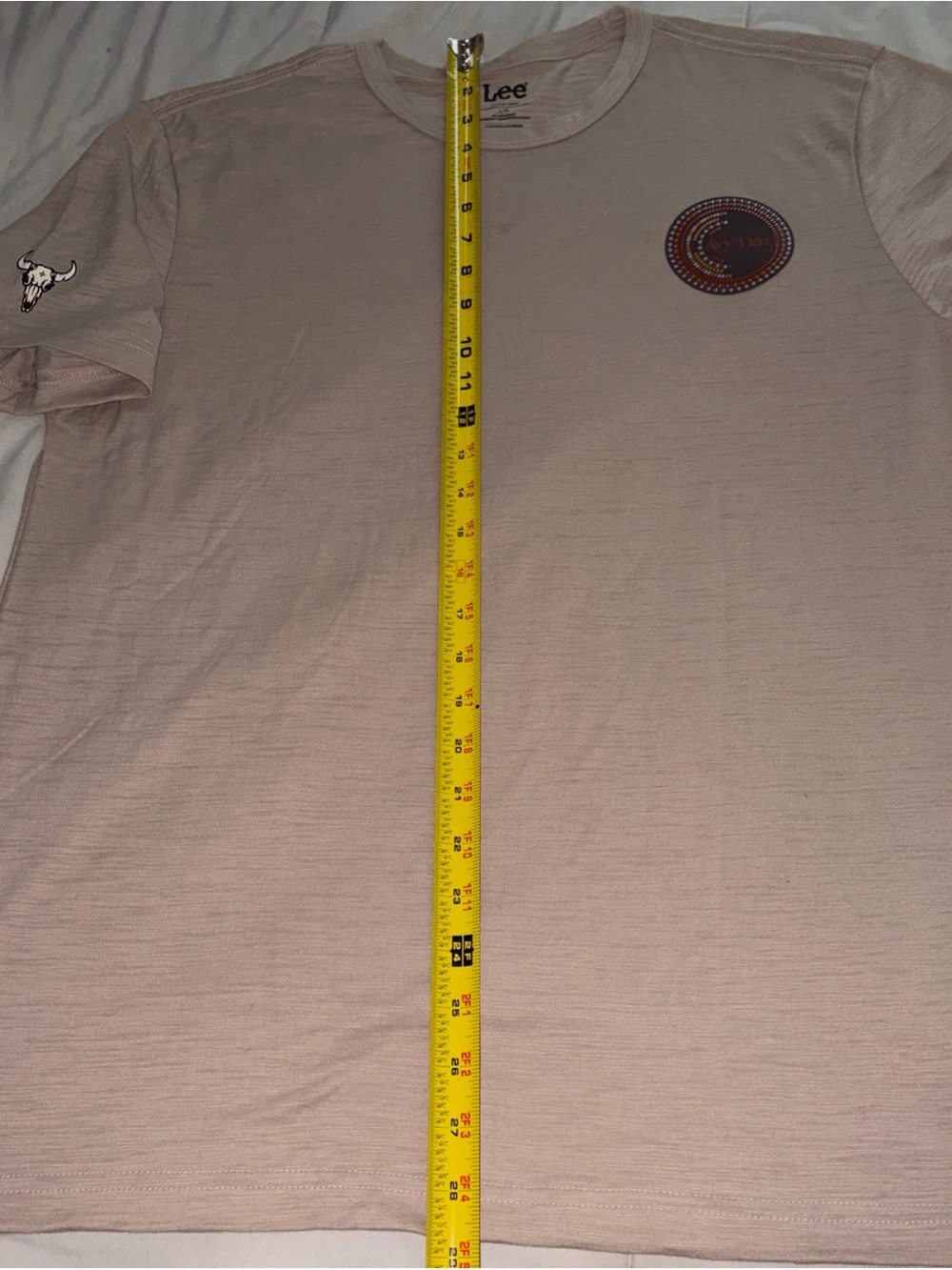 Classic Lee T Shirt Avy Den Circular Leather Patch Beige Size Large